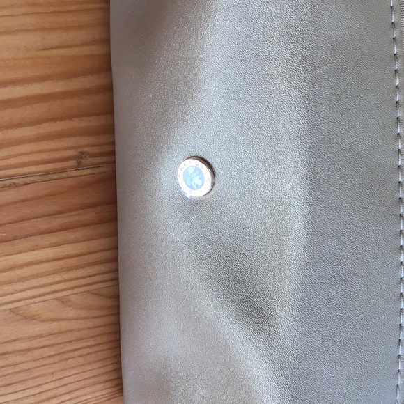 Emirates business class Bvlgari toiletry bag - Picture 2 of 4